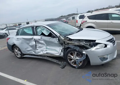 2015 Nissan Altima 2.5 Sv z USA, uszkodzony, nr VIN 1N4AL3AP0FC145139